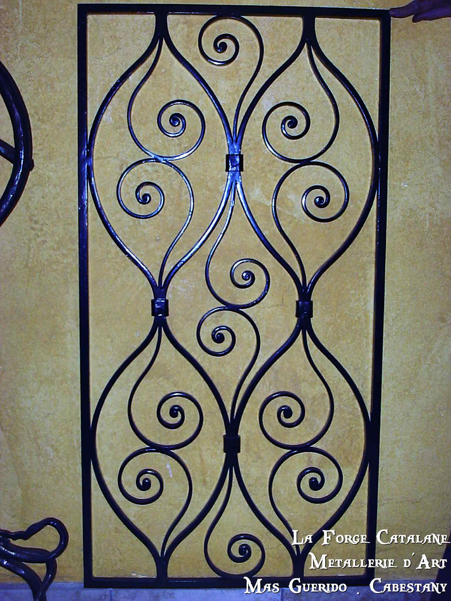 grille decorative volute symetrie fer Forge Catalane Cabestany.jpg